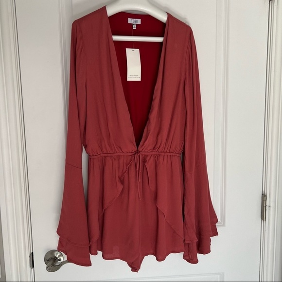 TOBI DOUBLE OVER DOUBLE BELLE SLEEVE BRICK ROMPER size M - Picture 7 of 12